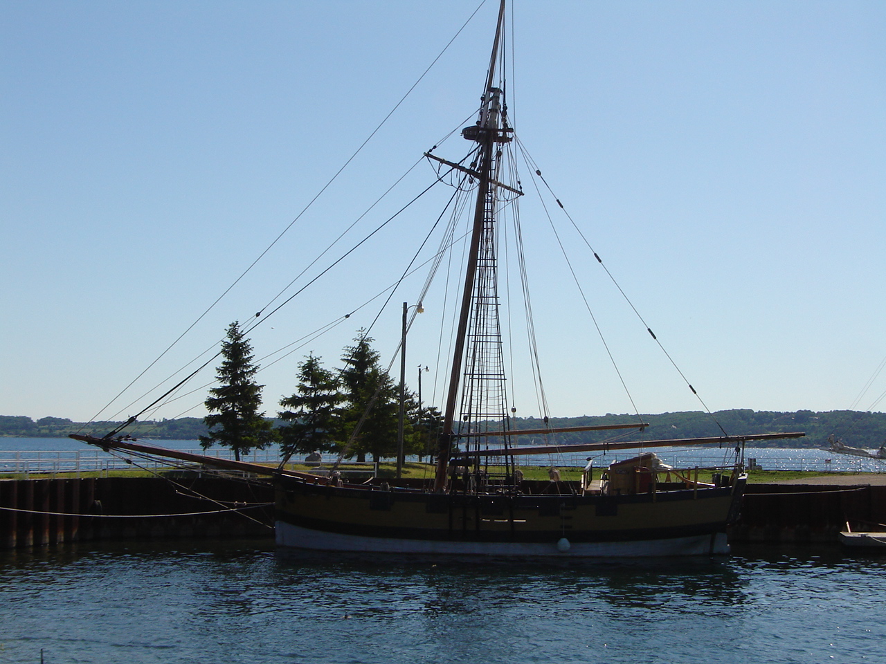 Sailing Yacht Welcome